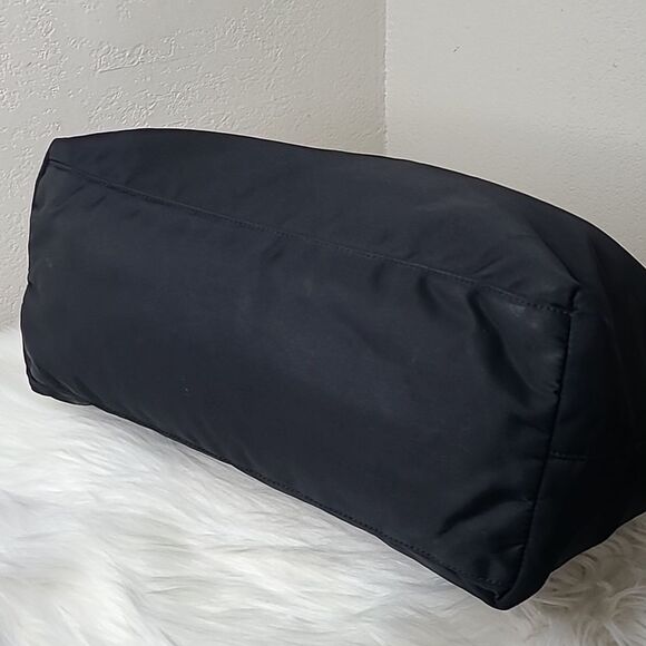 💯 Authentic Prada Tote  Handbag 🍀 - Picture 6 of 15